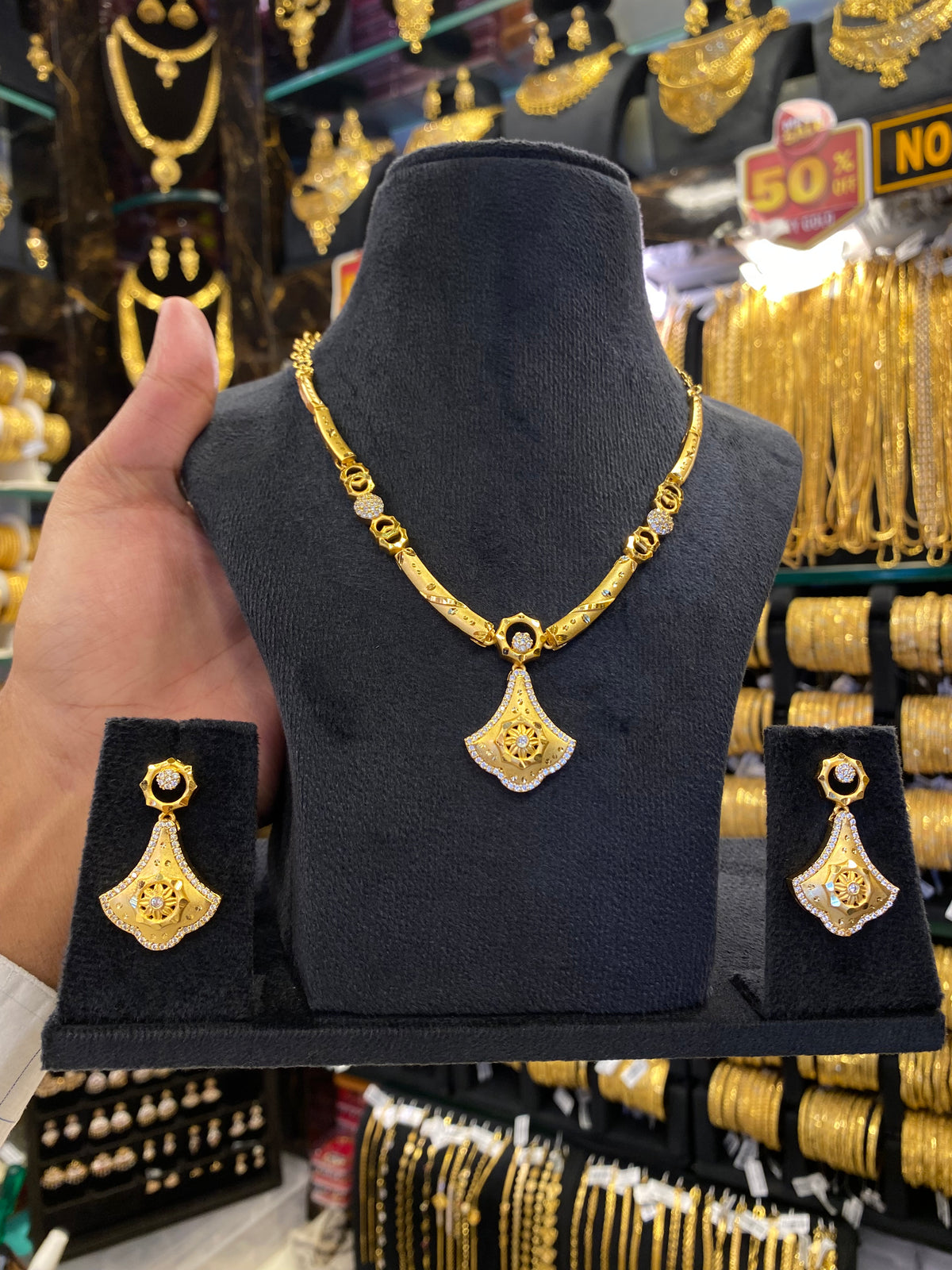 Statement Neck Set Cz Stone - Gold Plated