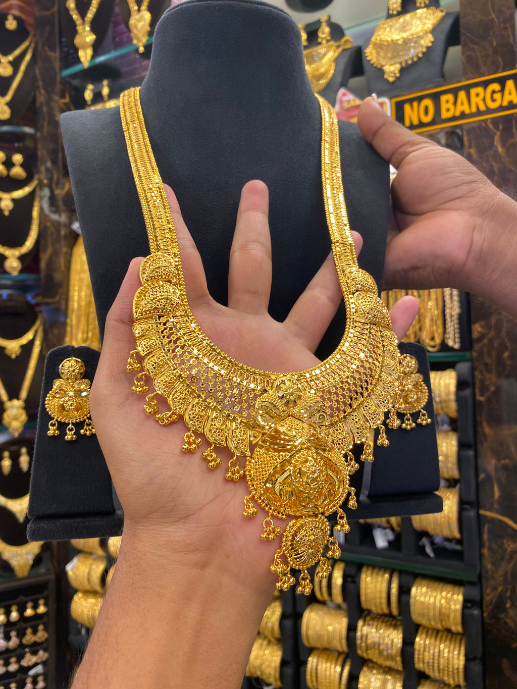Calcutta Style Heavy Bridal Set Full Gold - Gold Plated