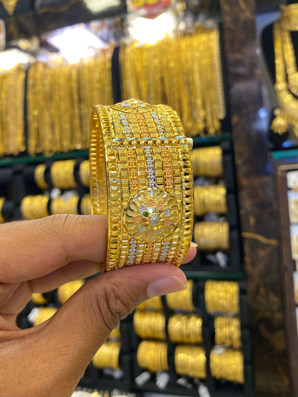 Kada Screw Bangle Broad - 1Pcs Tri Mix