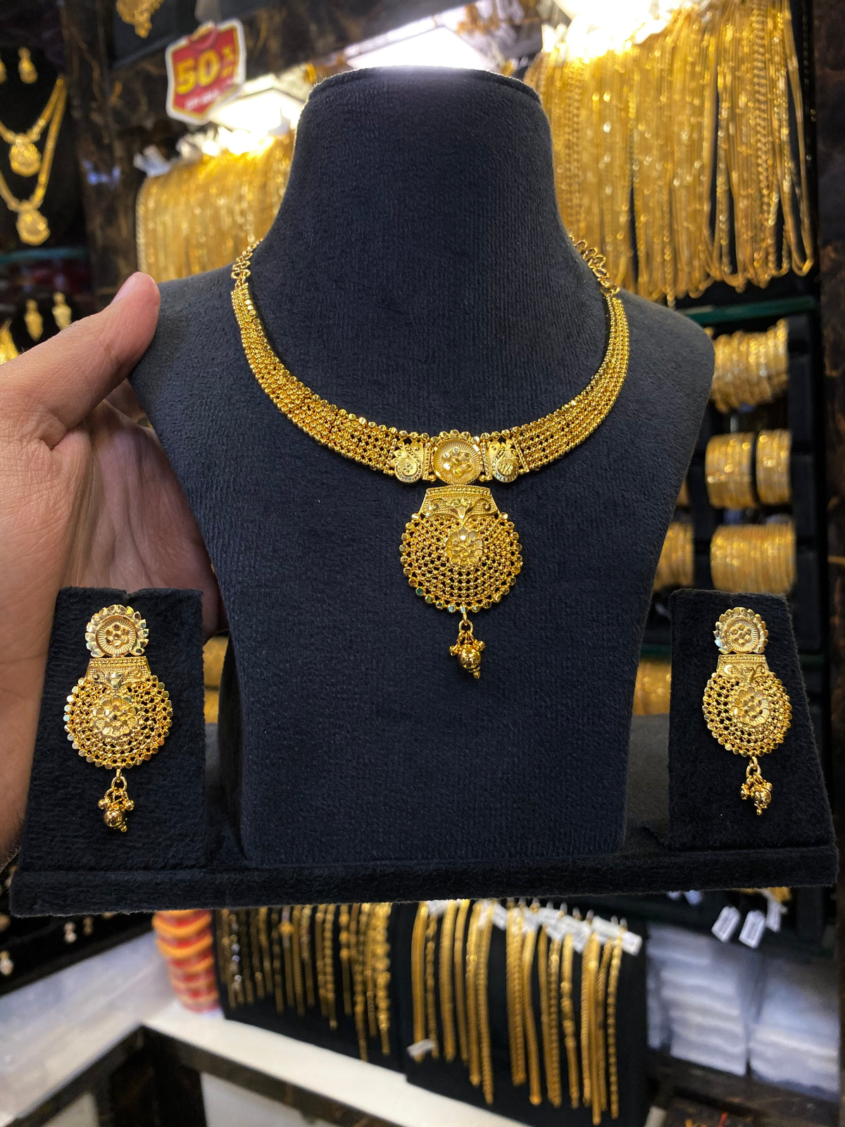 Calcutta Style Neck Set - Gold Plated