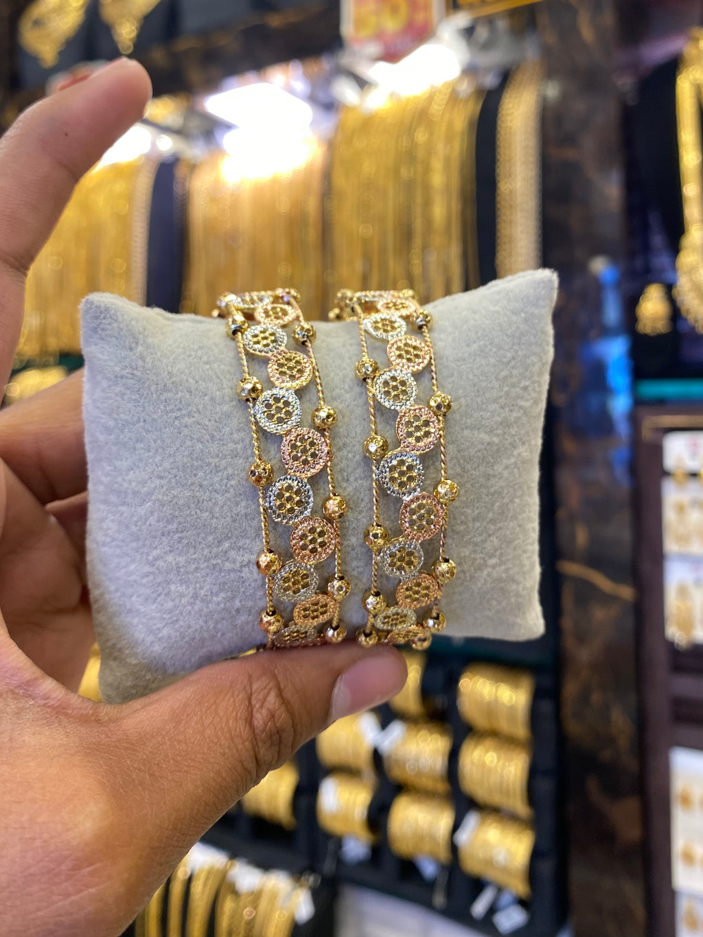 Arabic style bangle - sparkling ball