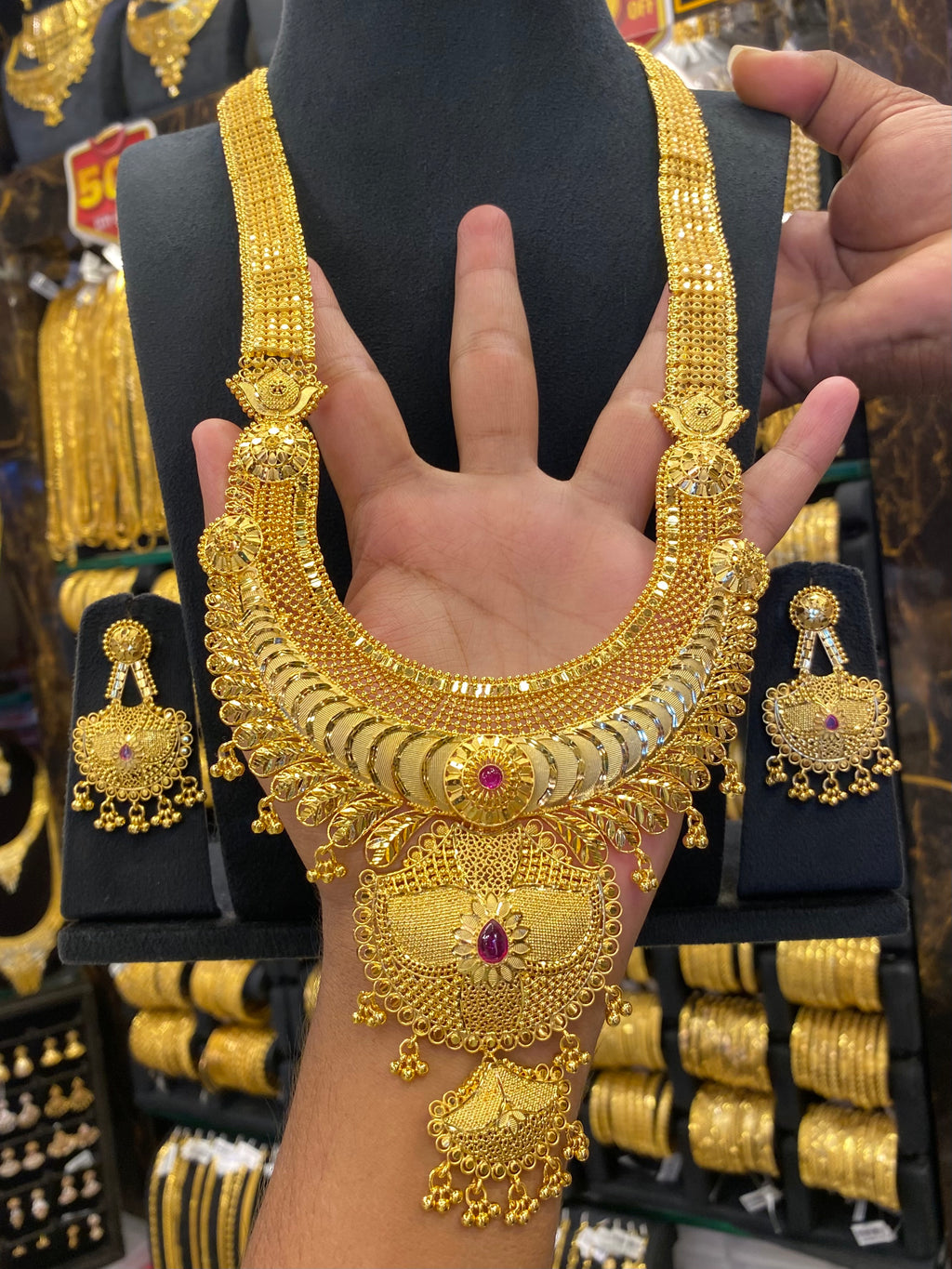 Calcutta Style Heavy Bridal Set Full Gold - Gold Plated