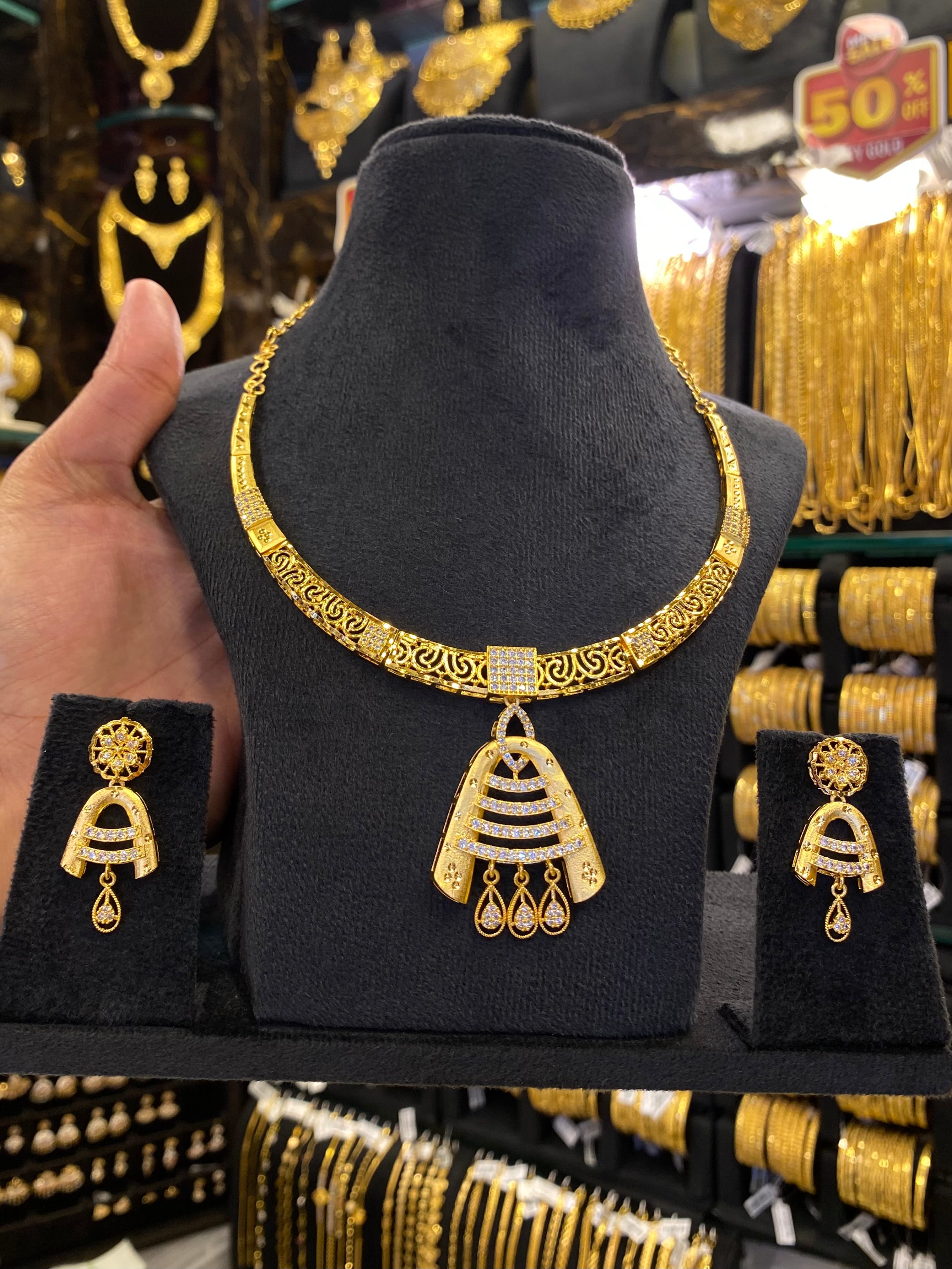 Statement Neck Set Cz Stone - Gold Plated