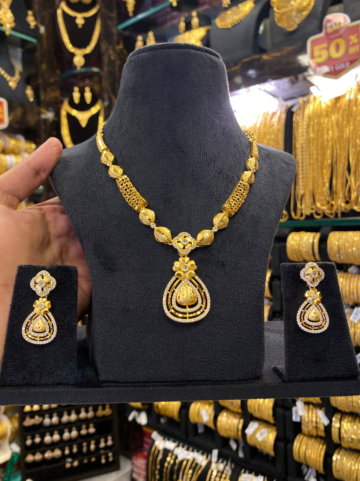 Statement Neck Set Cz Stone - Gold Plated