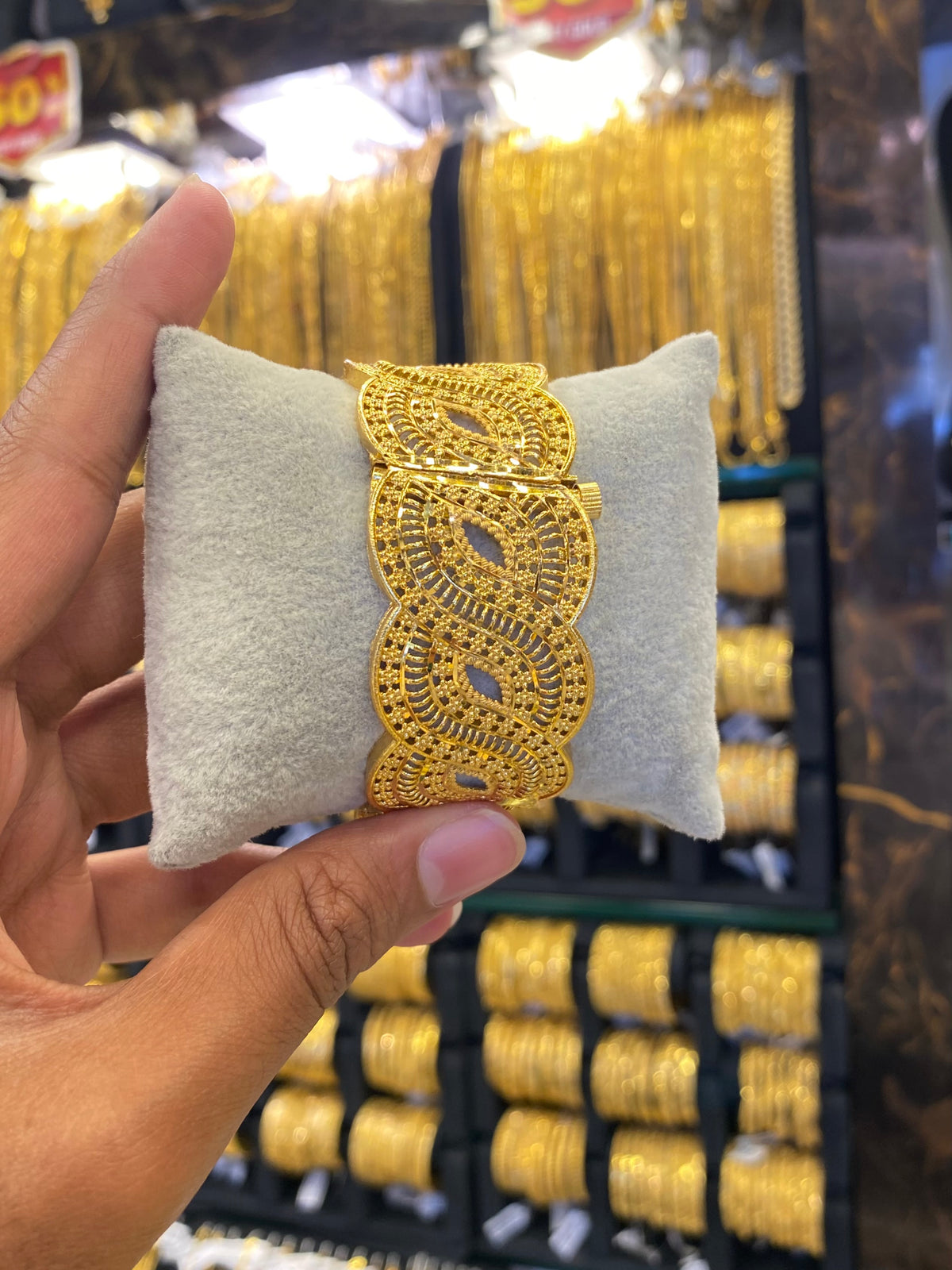 Kada Screw Bangle Broad - 1Pcs Gold Plated