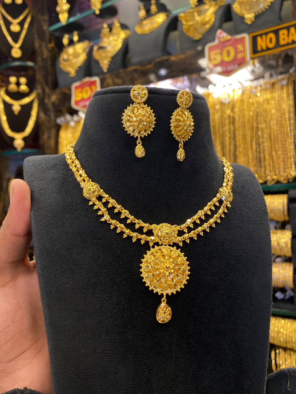 Calcutta Style Neck Set - Gold Plated