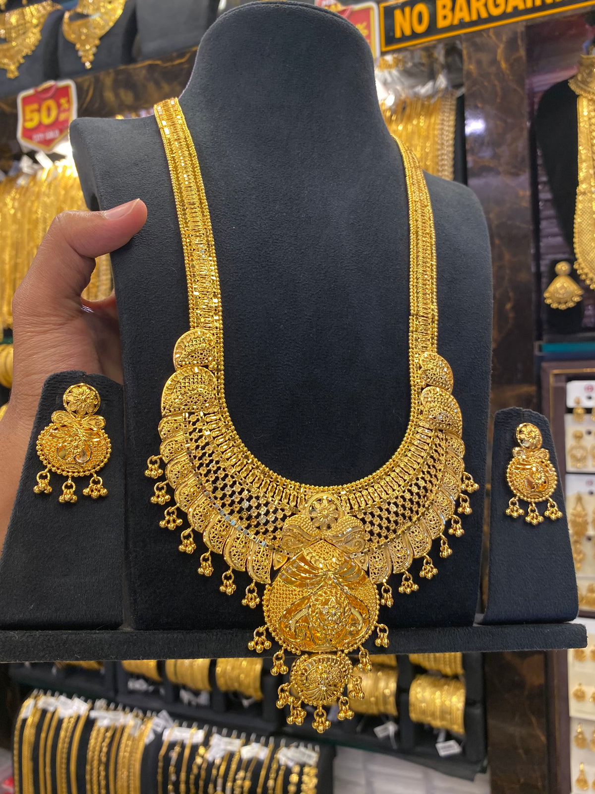 Calcutta Style Heavy Bridal Set Full Gold - Gold Plated