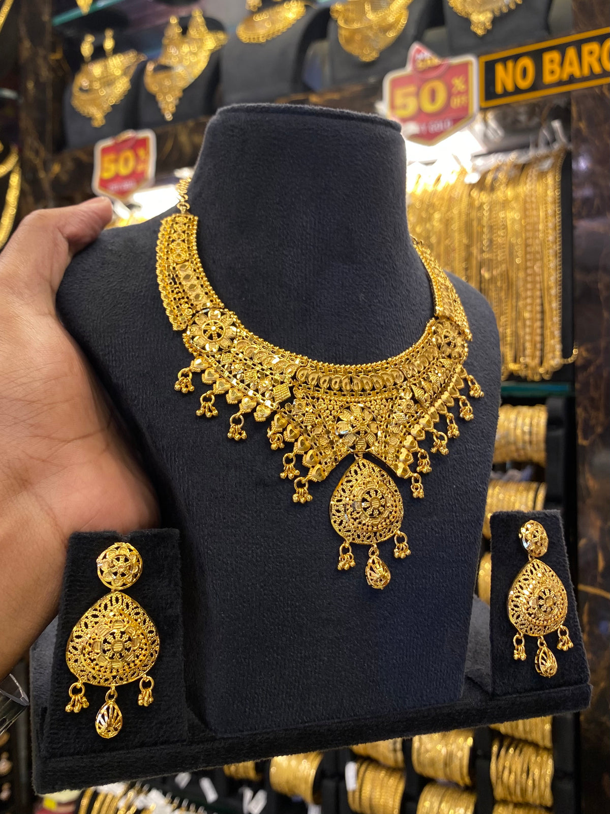 Calcutta Style Neck Set - Gold Plated