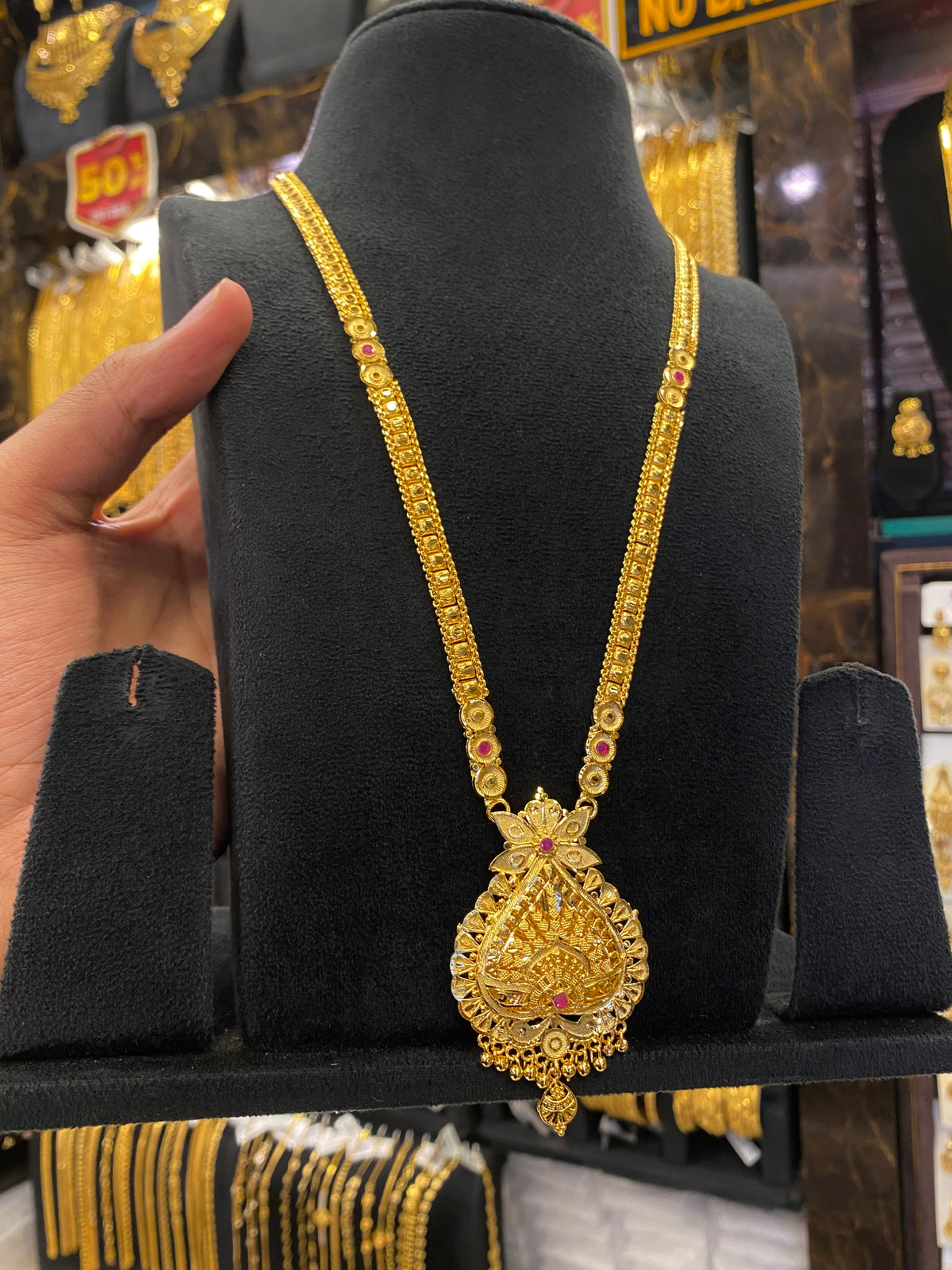 Calcutta style middle/haram set - Gold plated