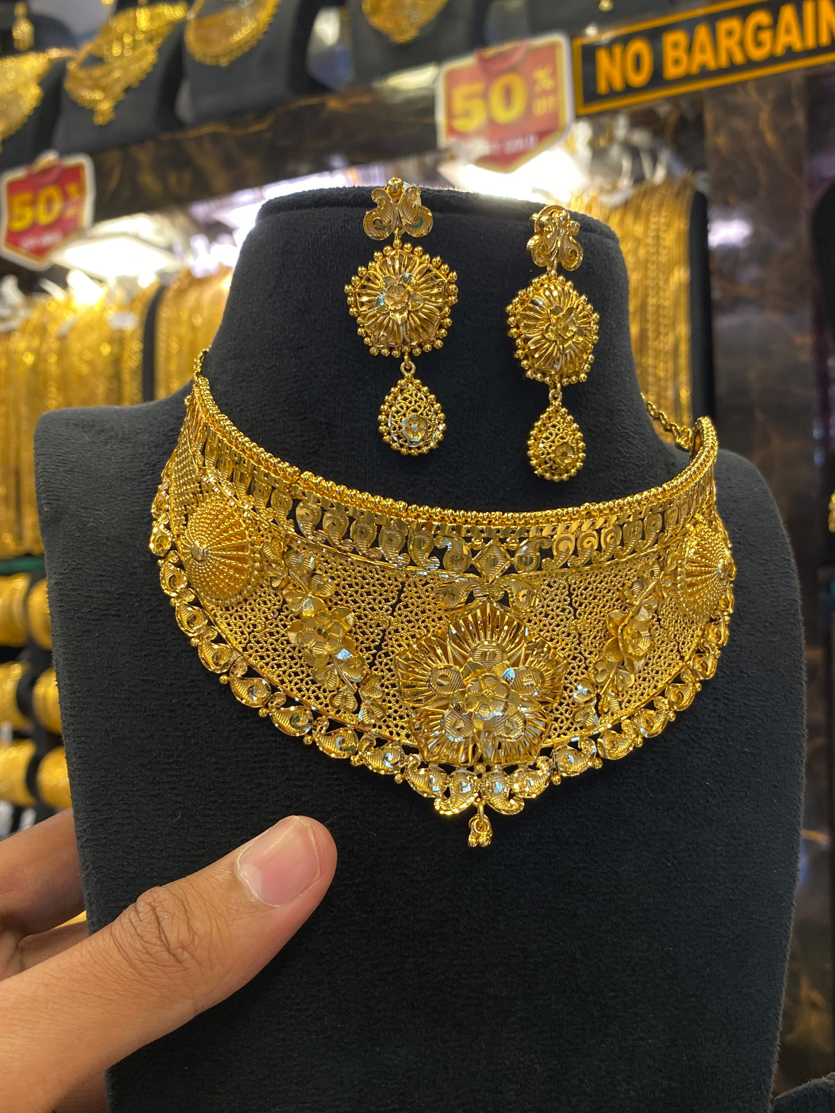 Calcutta style Chocker set - Bridal style