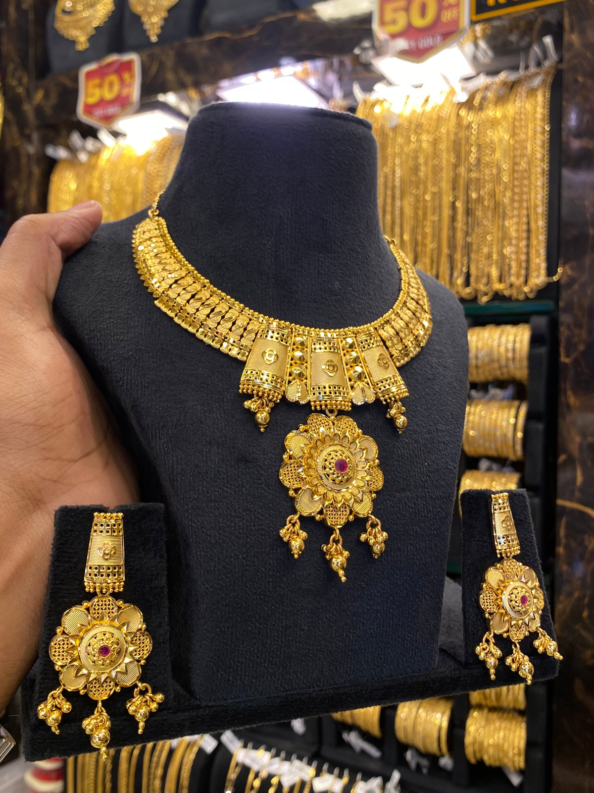 Calcutta Style Neck Set - Gold Plated