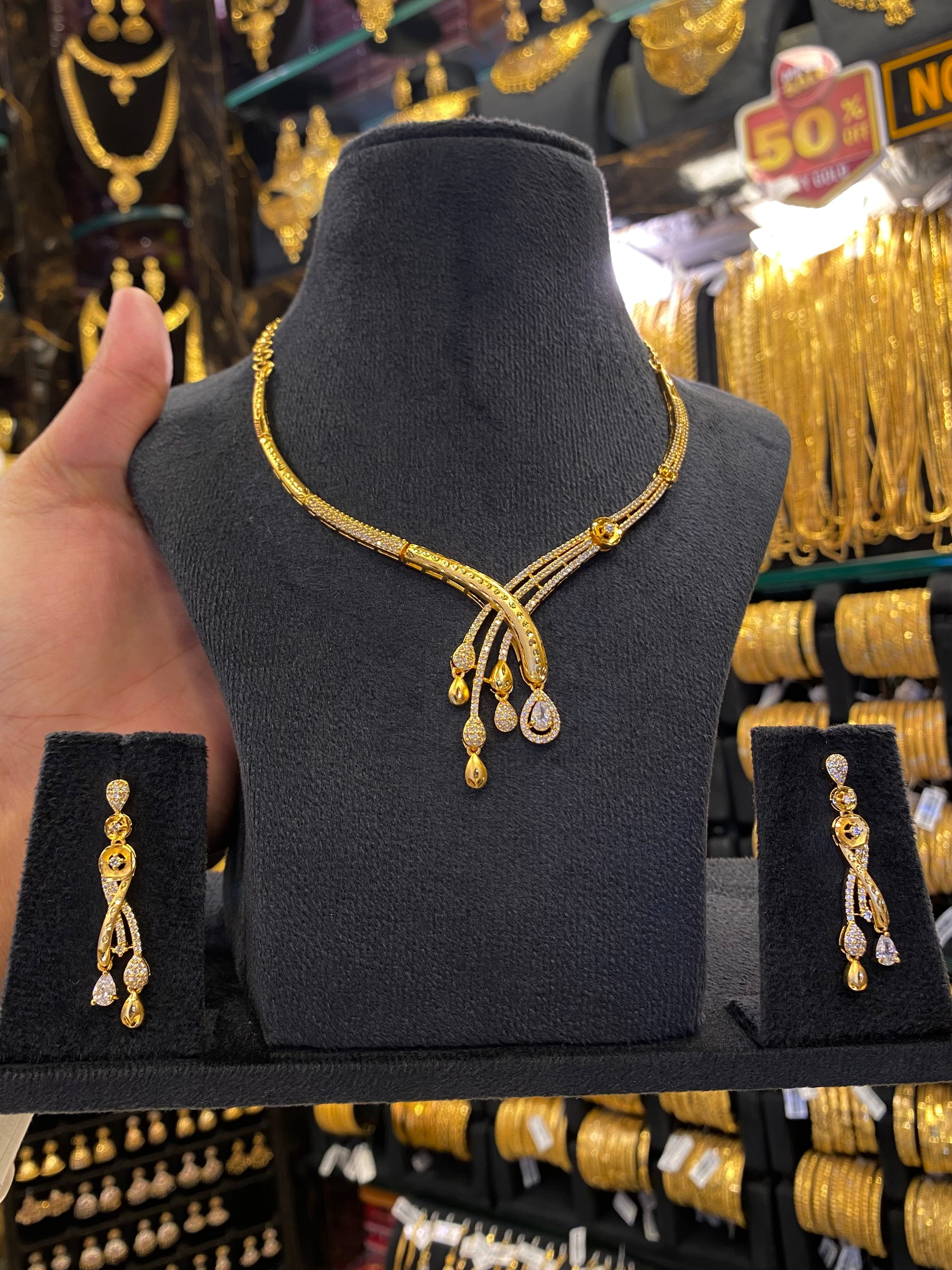Statement Neck Set Cz Stone - Gold Plated