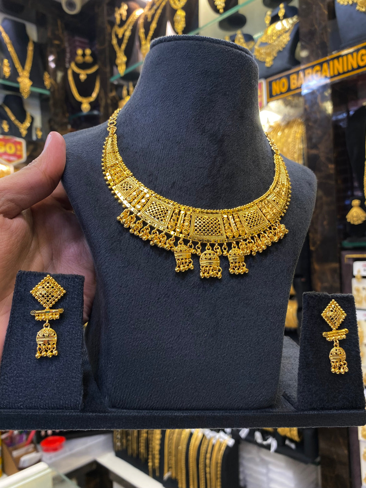 Calcutta Style Neck Set - Gold Plated