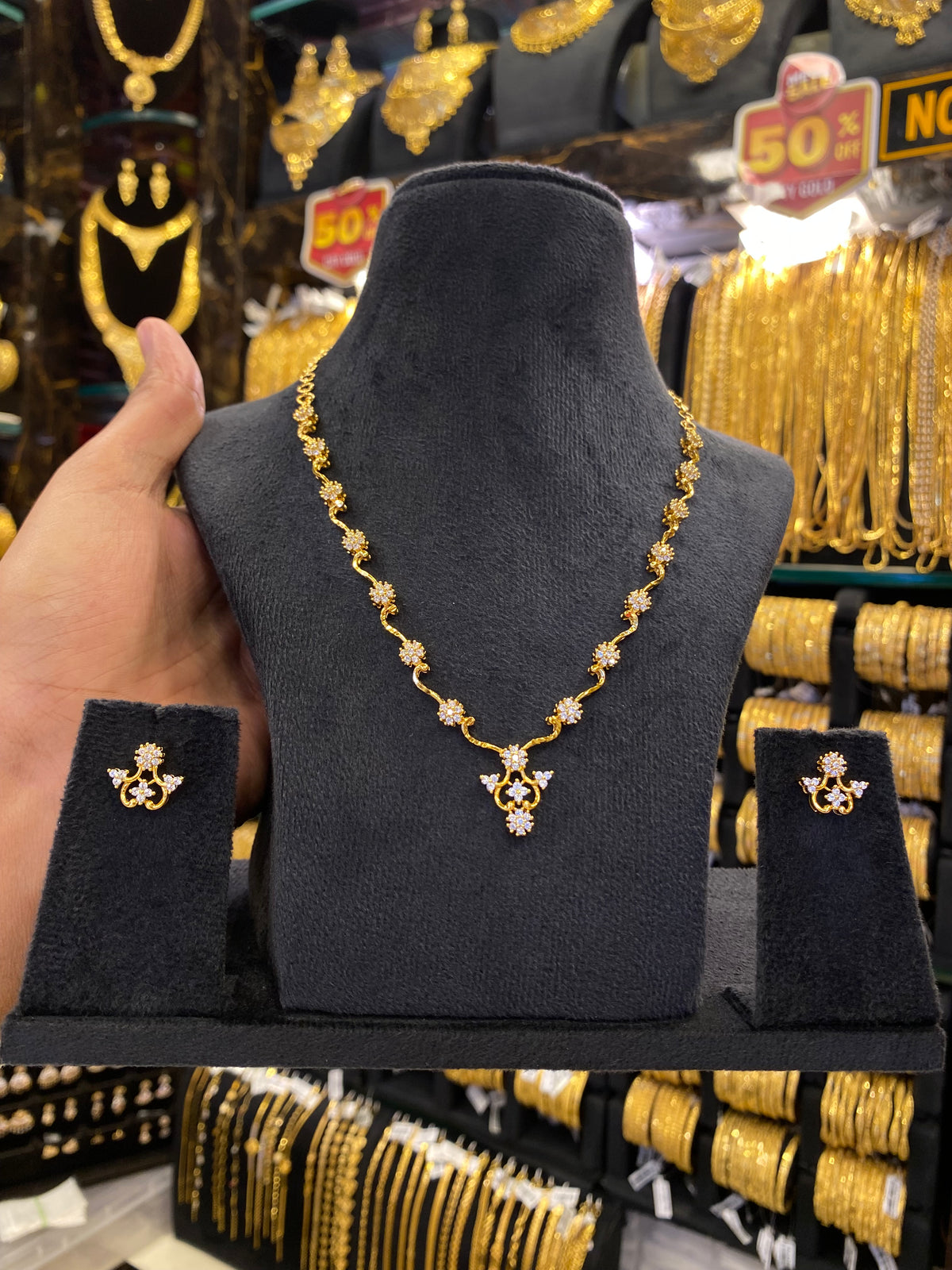 Statement Neck Set Cz Stone - Gold Plated