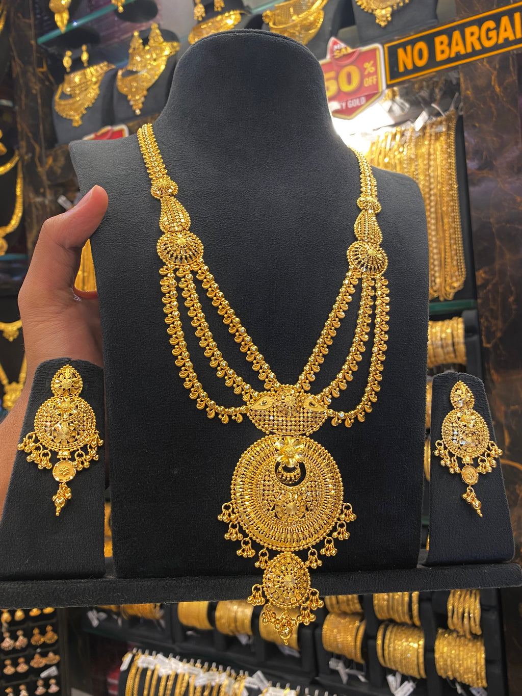 Calcutta Style Heavy Bridal Set Full Gold - Gold Plated