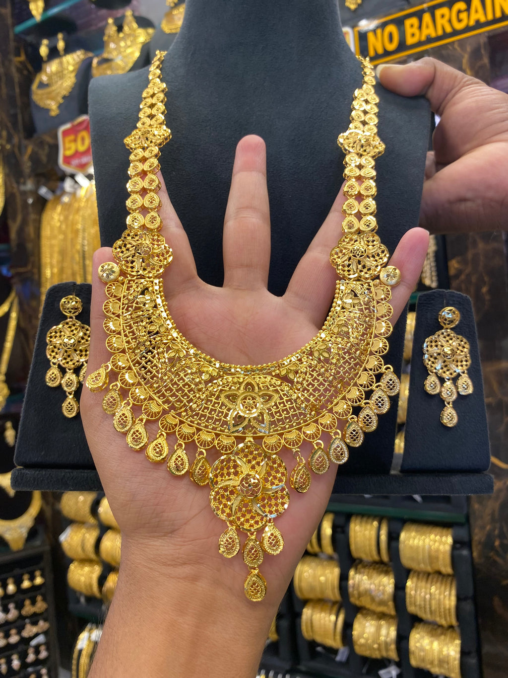 Calcutta Style Heavy Bridal Set Full Gold - Gold Plated