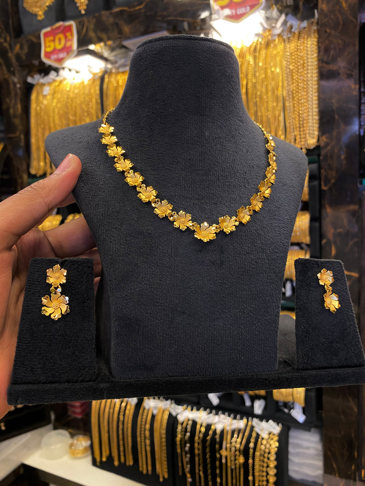 Turkish Floral Neck set - Sleek style