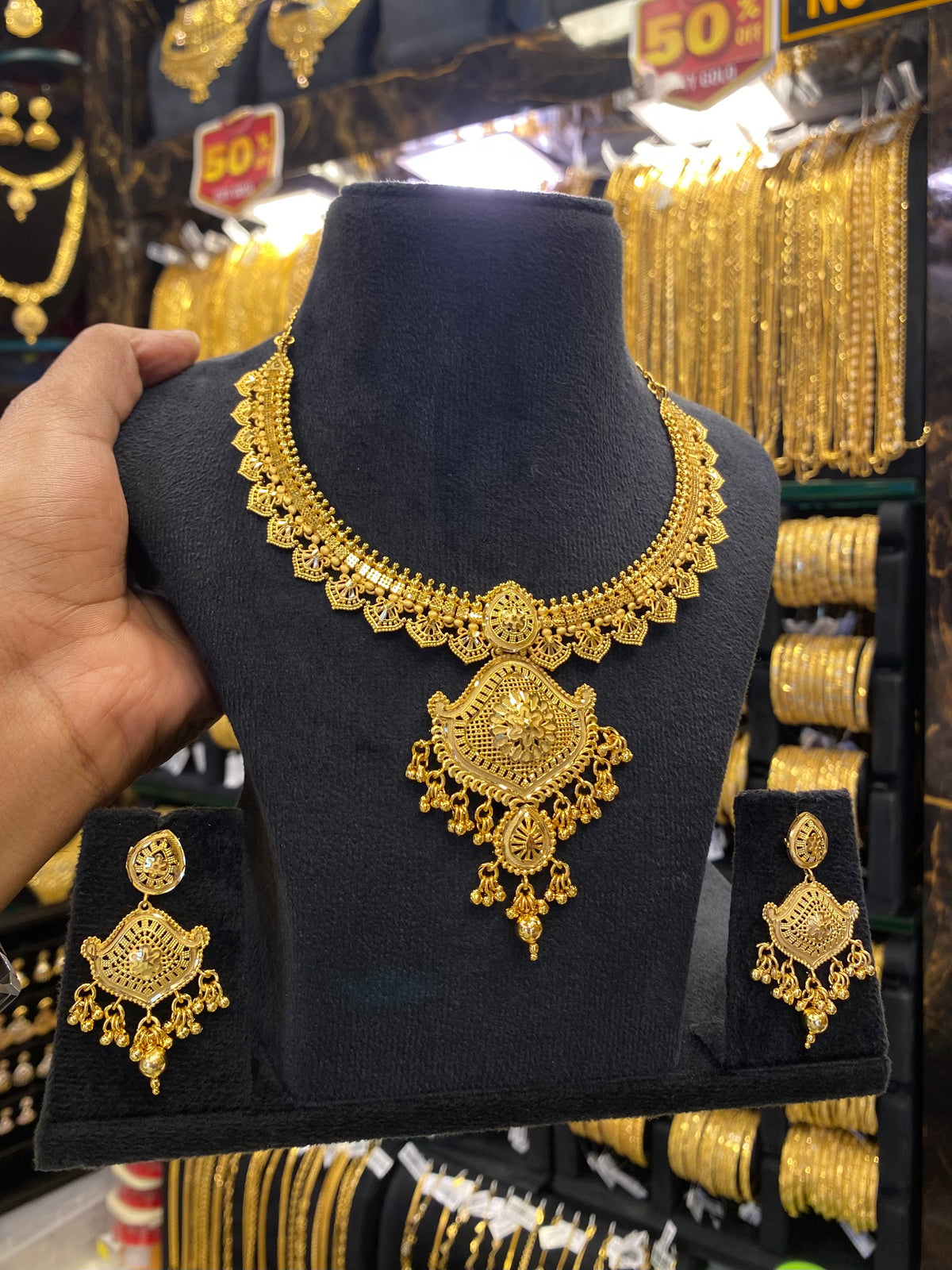 Calcutta Style Neck Set - Gold Plated
