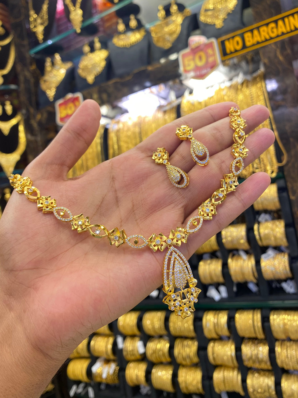 Statement Neck Set Cz Stone - Gold Plated