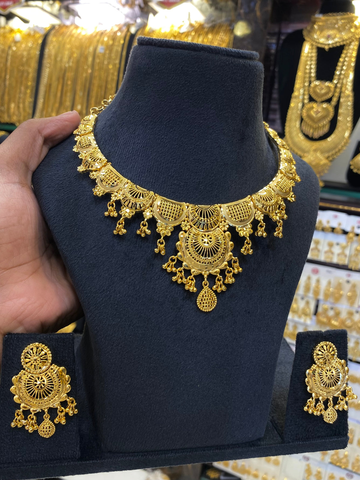 Calcutta Style Neck Set - Gold Plated