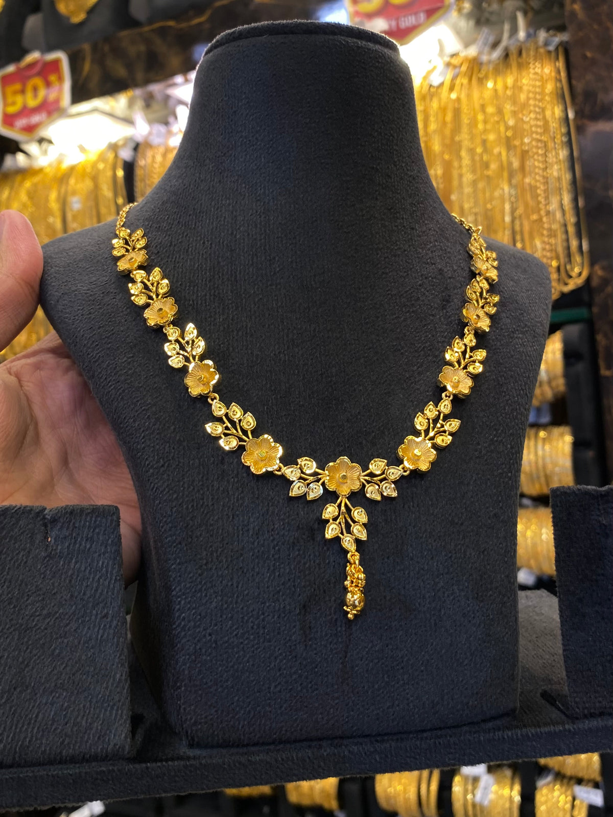 Turkish Style Neck Sleek Flowral Set