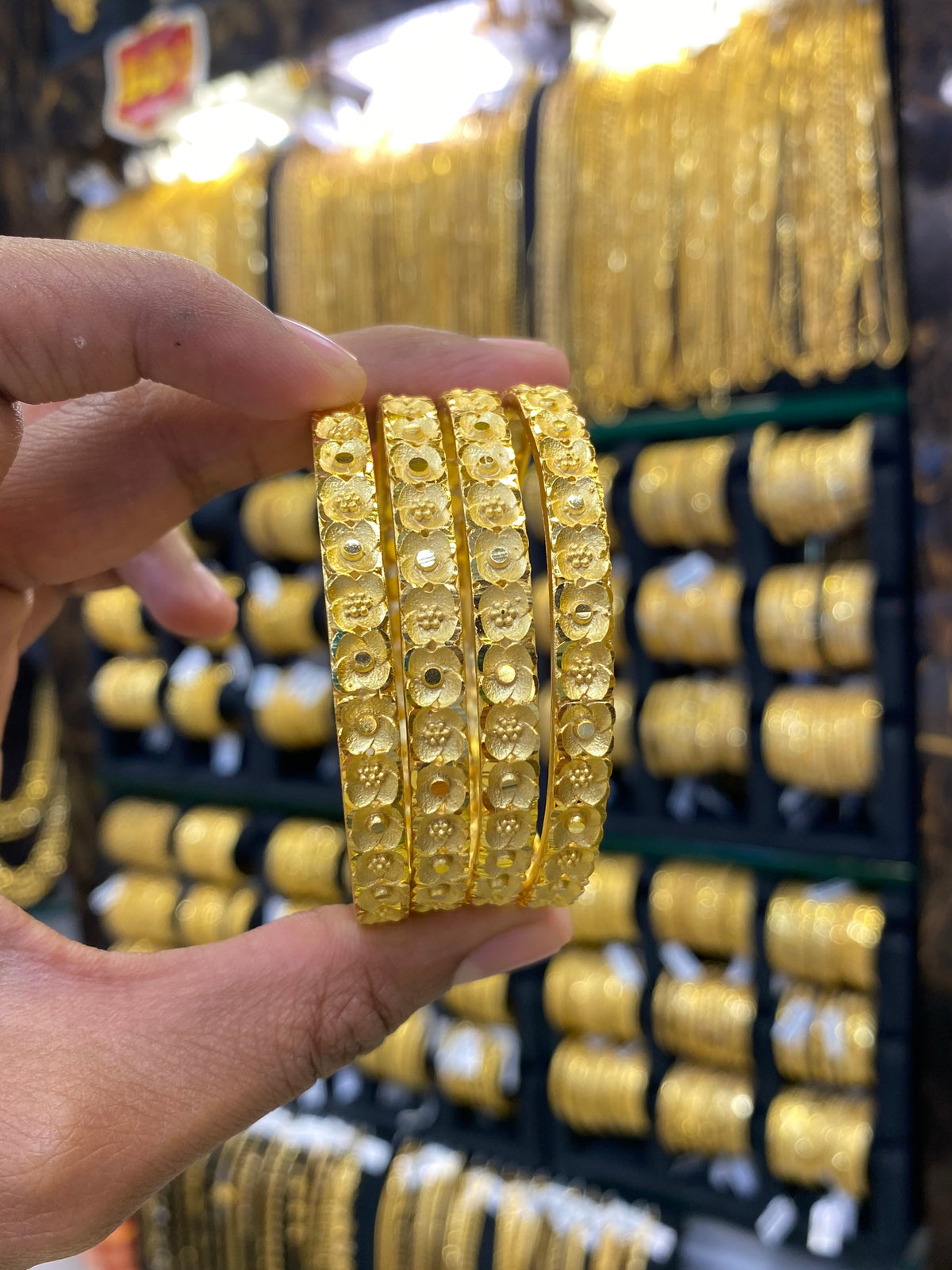 Gold plated Bangles 4pcs - Floral style