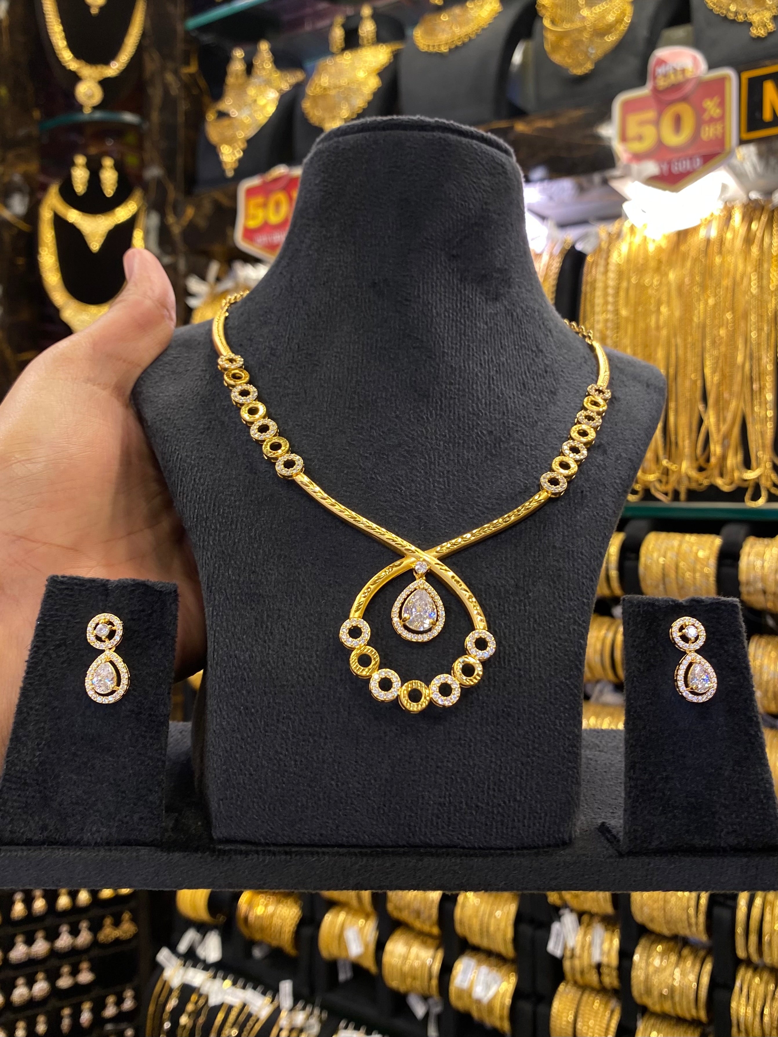 Statement Neck Set Cz Stone - Gold Plated