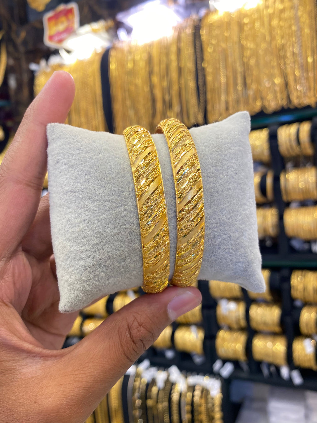 Gold plated bangle - 2pcs