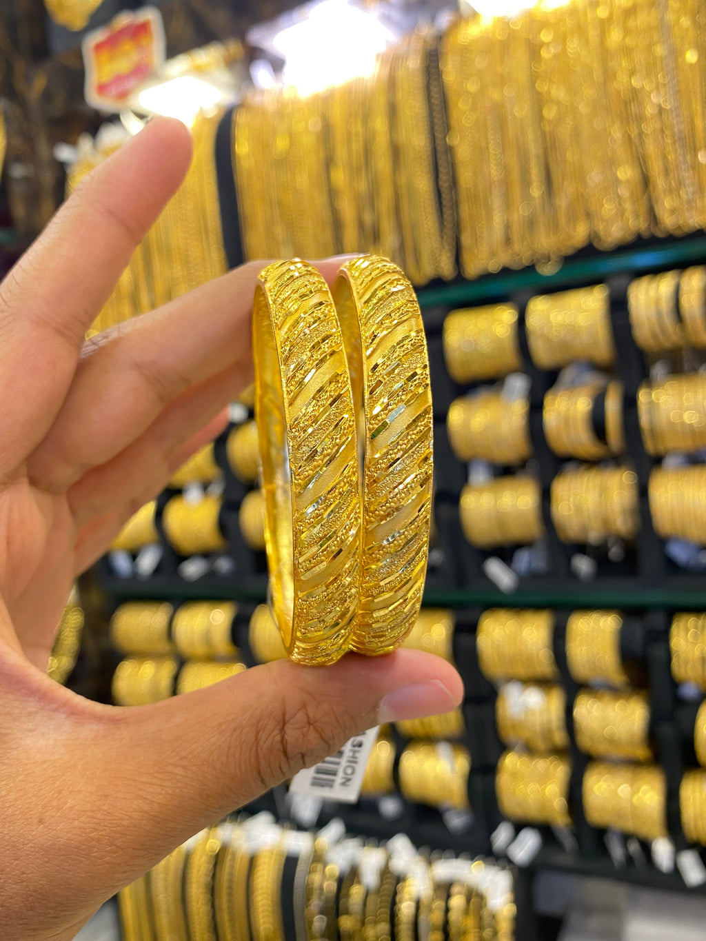 Gold plated bangle - 2pcs