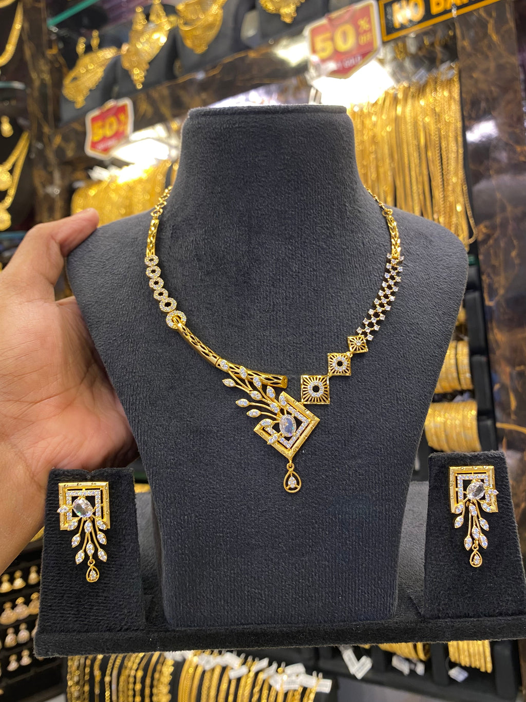 Cz Neck Set White Stone - Gold Plated